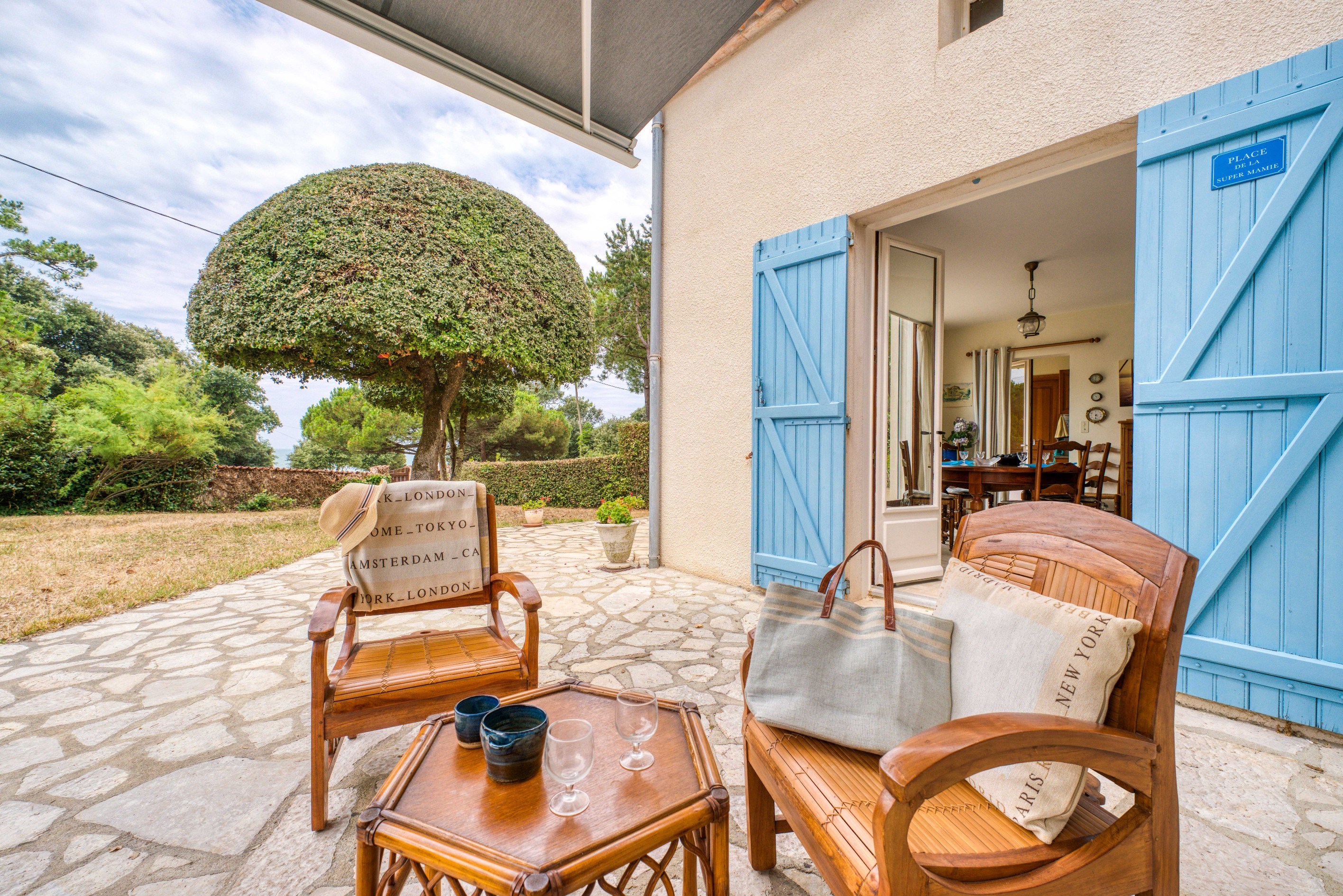  SEAFRONT VILLA FACING PLATIN BEACH IN SAINT PALAIS SUR MER - 物件實景