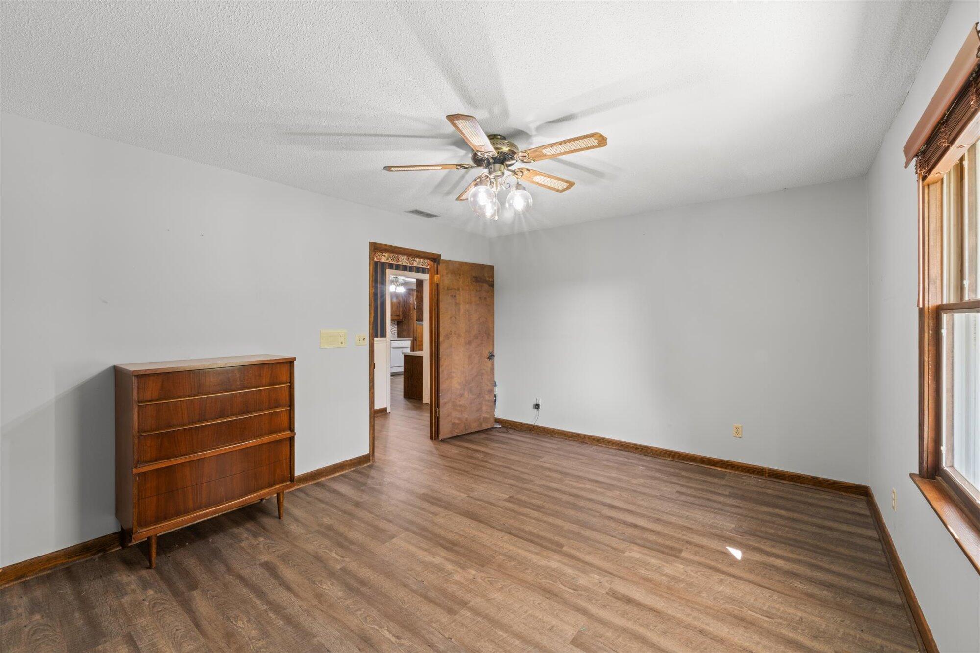 Athens, Tennessee, 37303, United States, 4 Bedrooms Bedrooms, ,3 BathroomsBathrooms,Residential,For Sale,1983022