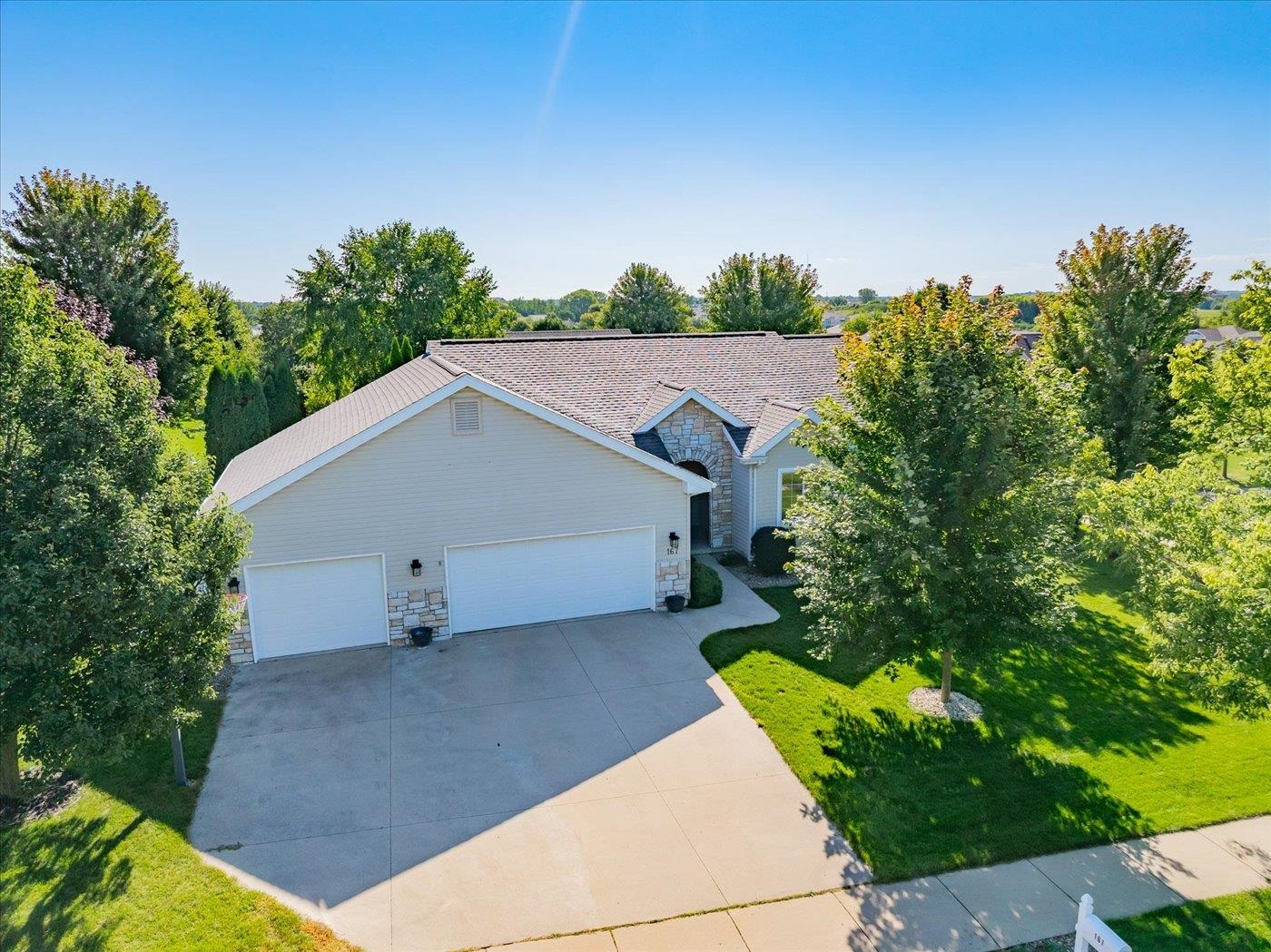 Sun Prairie, Wisconsin, 53590-4332, United States, 4 Bedrooms Bedrooms, ,3 BathroomsBathrooms,Residential,For Sale,1935966