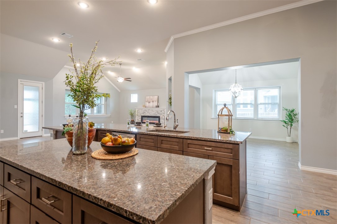 Killeen, Texas, 76542, United States, 5 Bedrooms Bedrooms, ,4 BathroomsBathrooms,Residential,For Sale,1988251