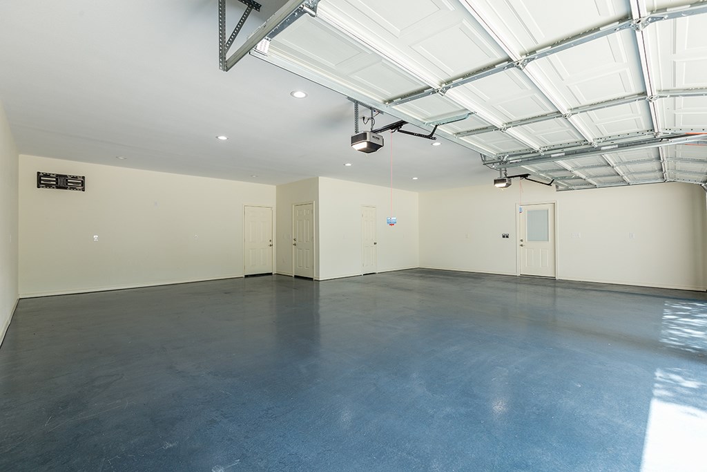 Lufkin, Texas, 75901, United States, 4 Bedrooms Bedrooms, ,5 BathroomsBathrooms,Residential,For Sale,1989881