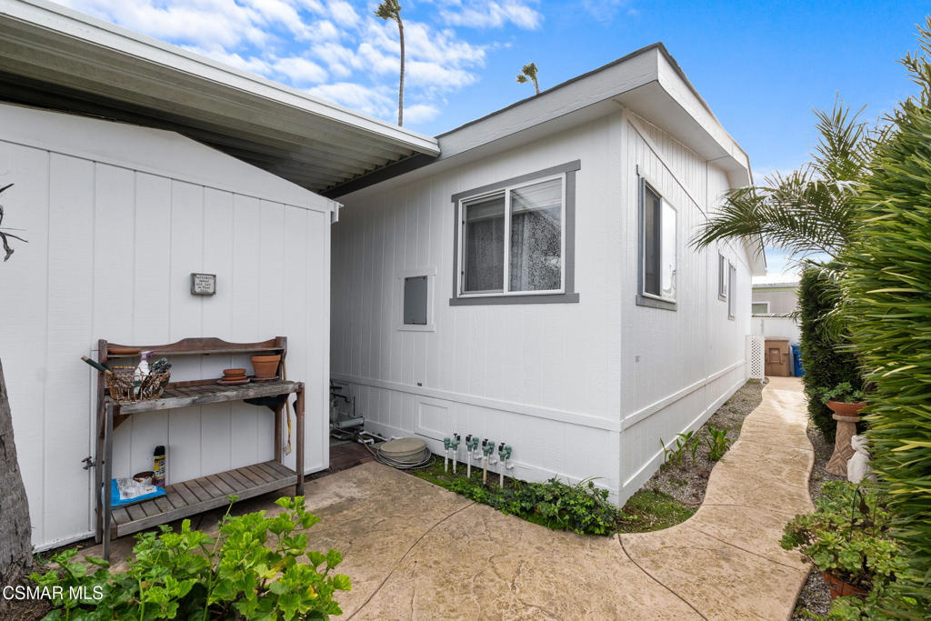 Ventura, California, 93001, United States, 3 Bedrooms Bedrooms, ,2 BathroomsBathrooms,Residential,For Sale,1921287