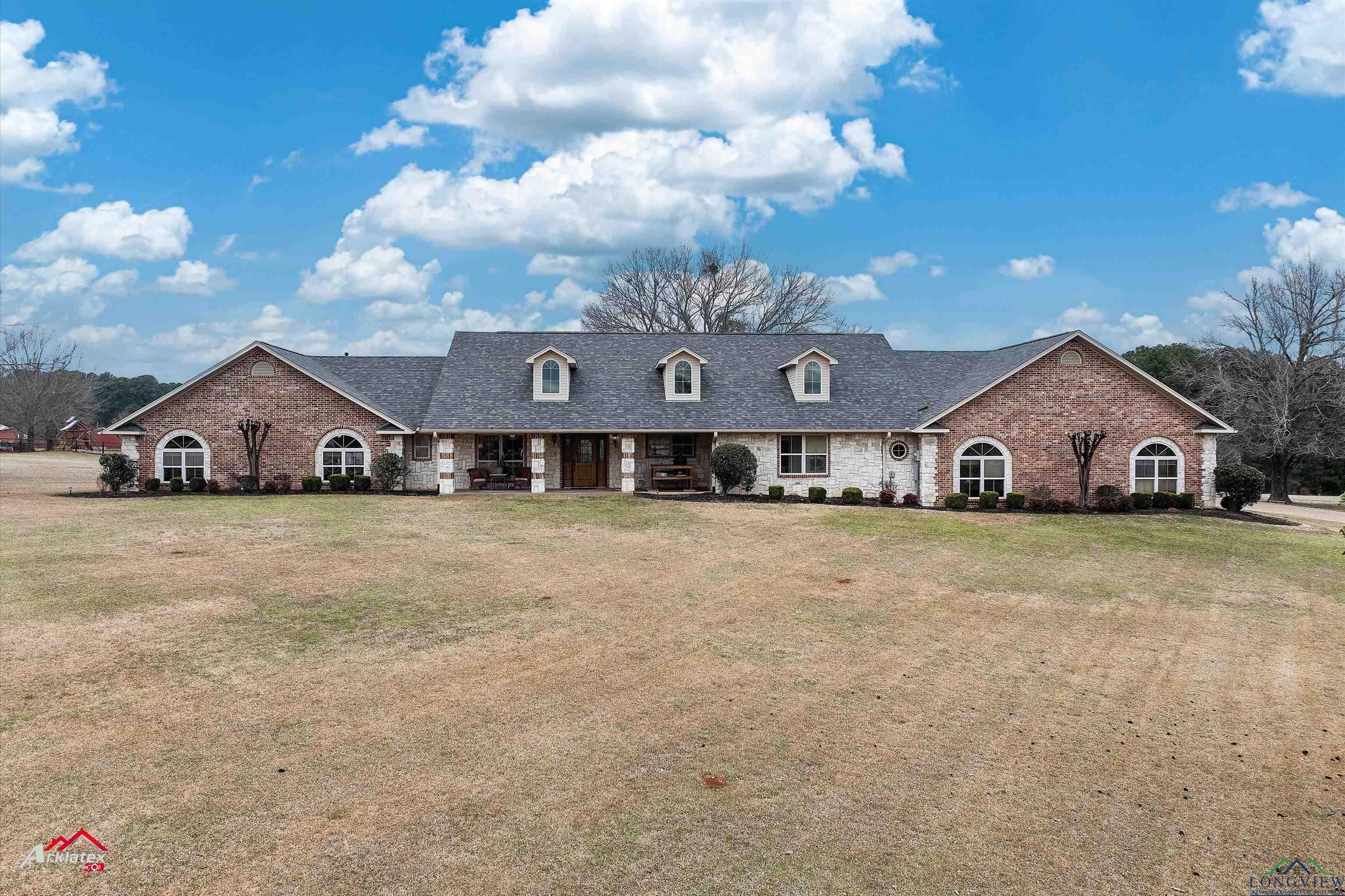 Marshall, Texas, 75672-4947, United States, 3 Bedrooms Bedrooms, ,4 BathroomsBathrooms,Residential,For Sale,1982293