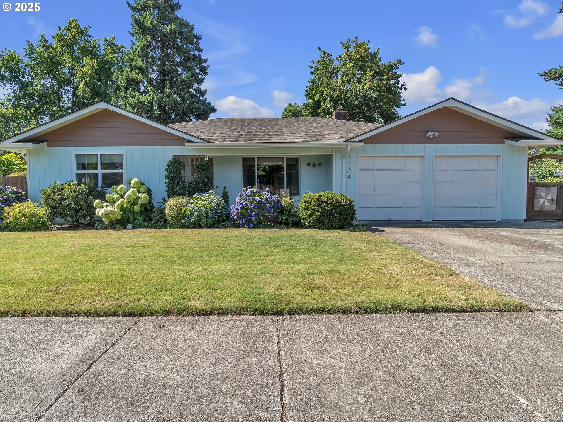 McMinnville, Oregon, 97128, United States, 3 Bedrooms Bedrooms, ,2 BathroomsBathrooms,Residential,For Sale,1901824