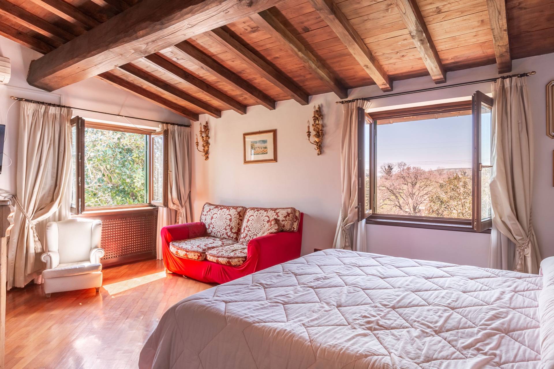 Sacrofano, Roma, 00060, IT, 6 Bedrooms Bedrooms, ,5 BathroomsBathrooms,Residential,For Sale,1850375