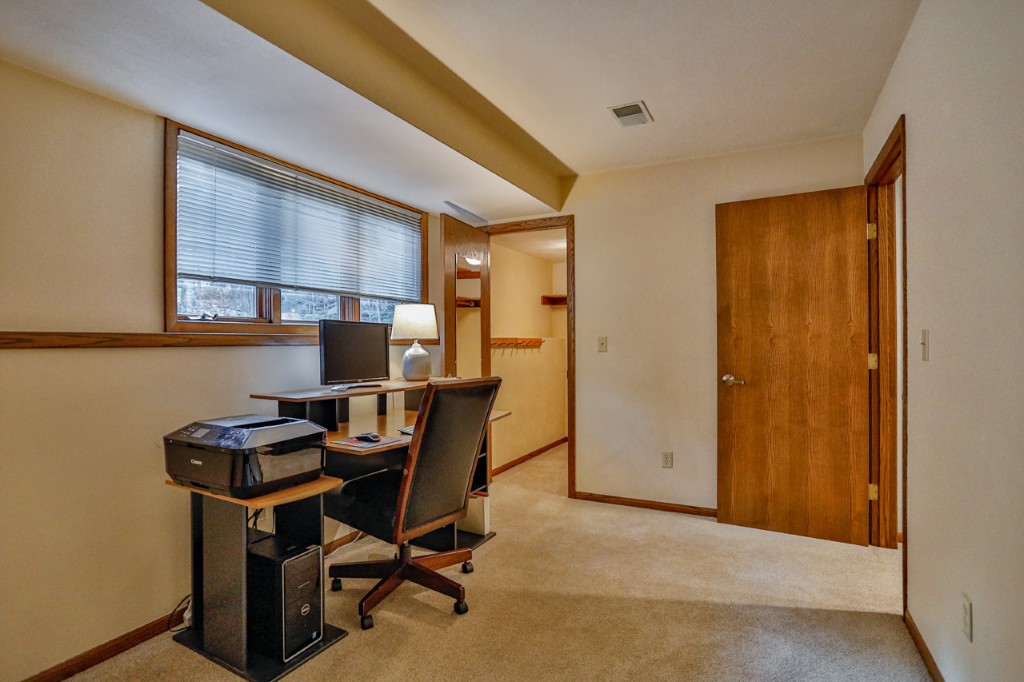 Wausau, Wisconsin, 54401, United States, 3 Bedrooms Bedrooms, ,3 BathroomsBathrooms,Residential,For Sale,1997344