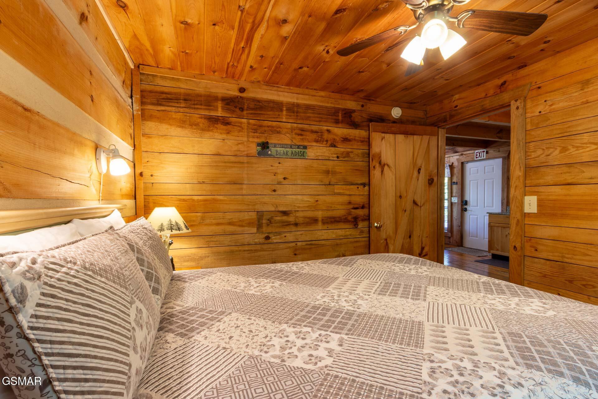 Sevierville, Tennessee, 37876, United States, 2 Bedrooms Bedrooms, ,3 BathroomsBathrooms,Residential,For Sale,1977438