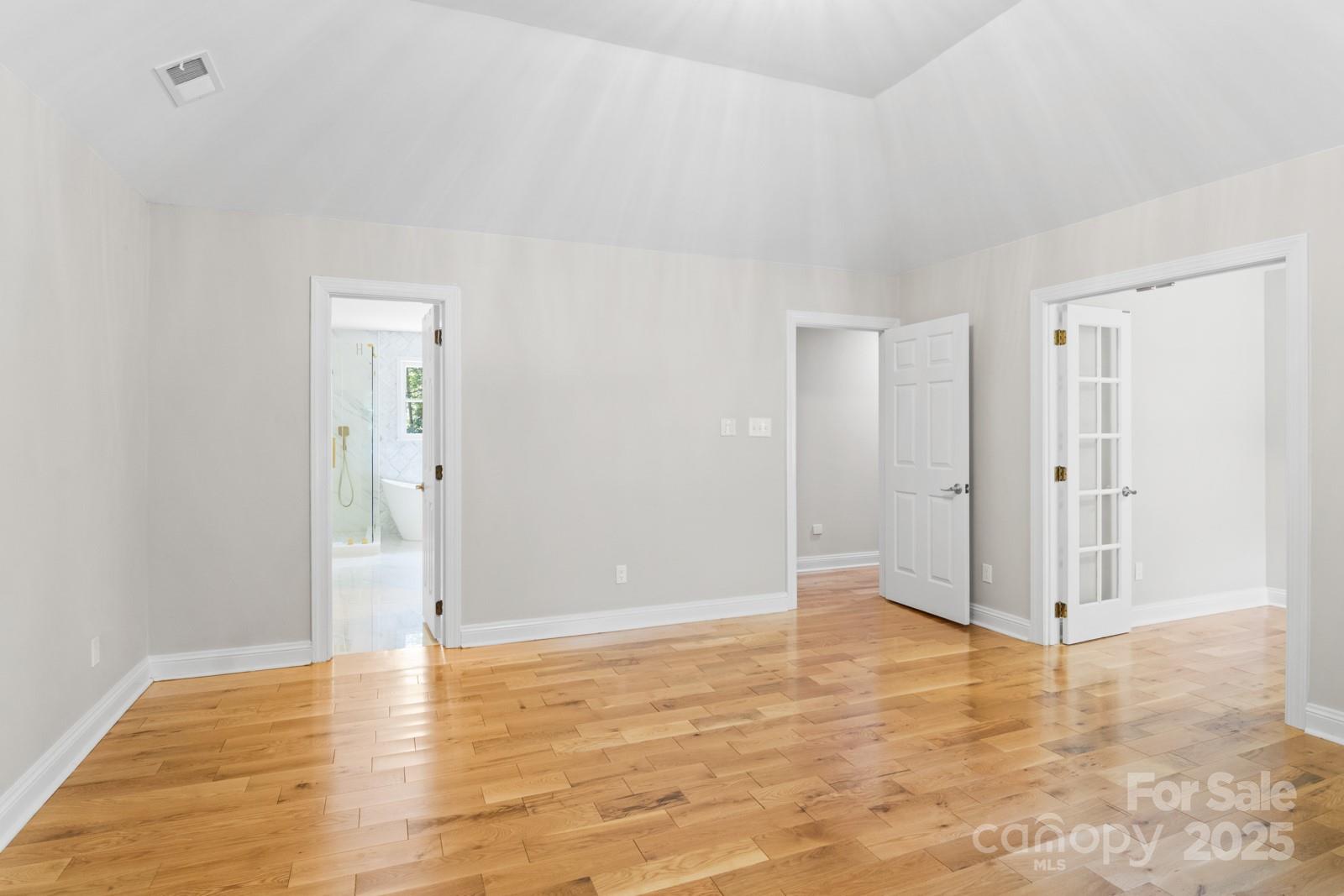 Matthews, North Carolina, 28104, United States, 4 Bedrooms Bedrooms, ,3 BathroomsBathrooms,Residential,For Sale,1876252