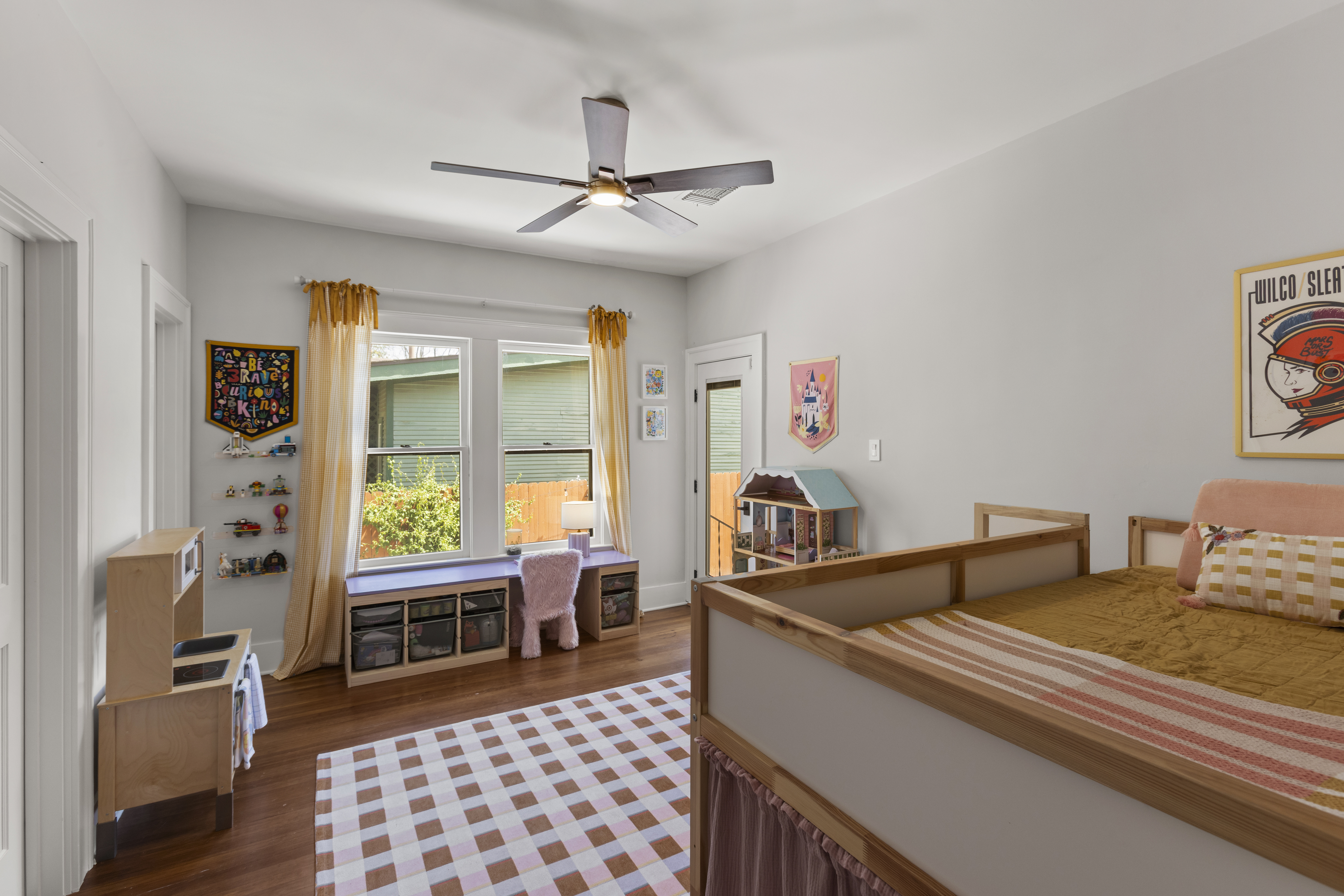  Classic Beacon Hill Character with Modern Comforts - 物件實景