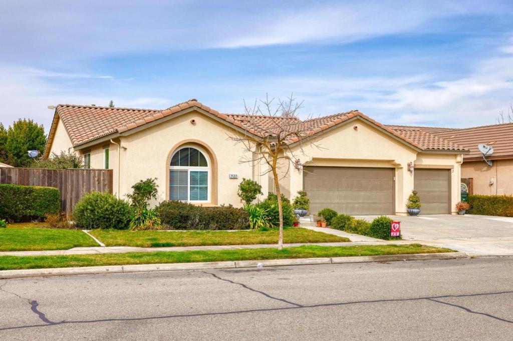 Oakdale, California, 95361, United States, 4 Bedrooms Bedrooms, ,2 BathroomsBathrooms,Residential,For Sale,1981612