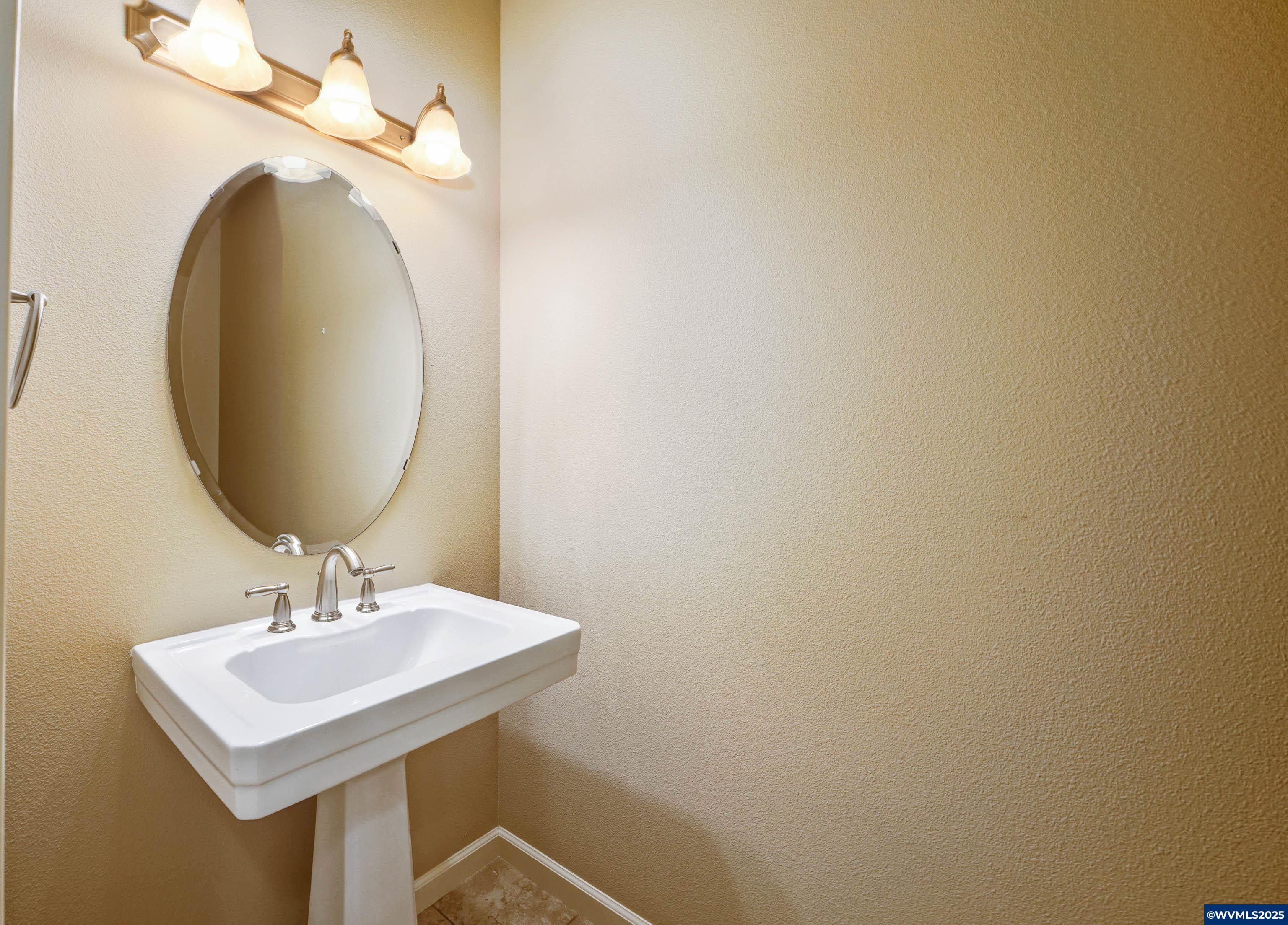 Salem, Oregon, 97306, United States, 3 Bedrooms Bedrooms, ,3 BathroomsBathrooms,Residential,For Sale,1989226