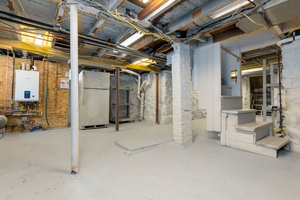 Danvers, Massachusetts, 01923, United States, 3 Bedrooms Bedrooms, ,2 BathroomsBathrooms,Residential,For Sale,1961662