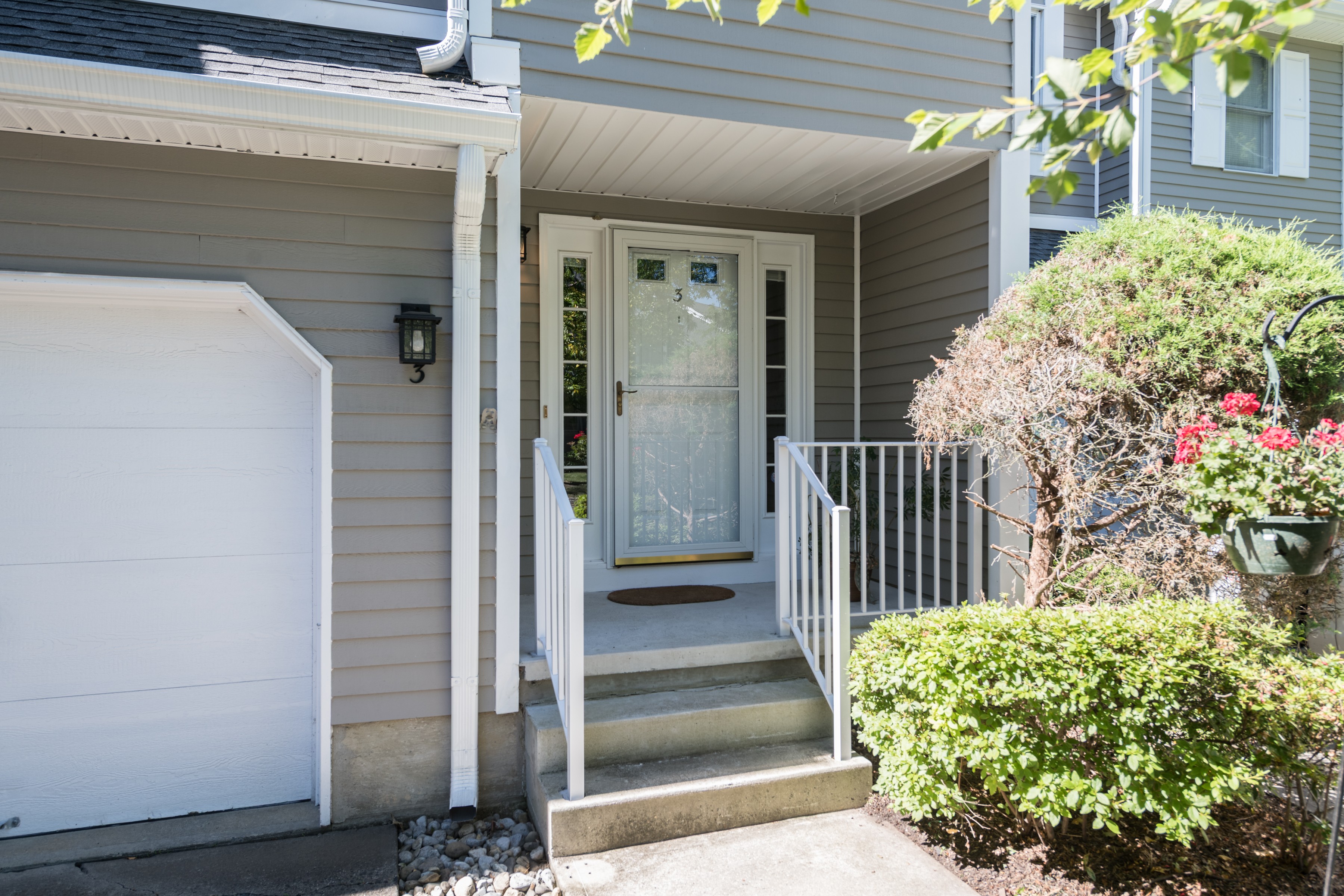 3-bedroom, 2.5-bath townhome in Little Silver - 物件實景