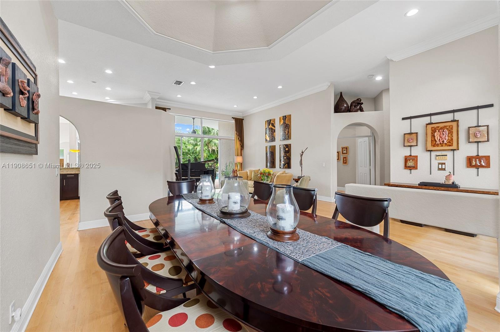 Weston, Florida, 33332, United States, 5 Bedrooms Bedrooms, ,4 BathroomsBathrooms,Residential,For Sale,1987743