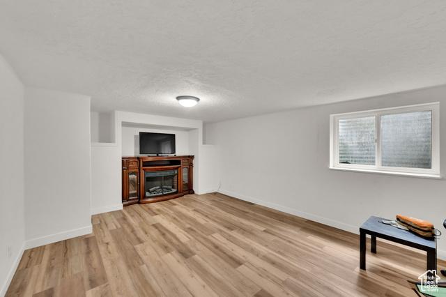 Sandy, Utah, 84092, United States, 4 Bedrooms Bedrooms, ,2 BathroomsBathrooms,Residential,For Sale,1921657