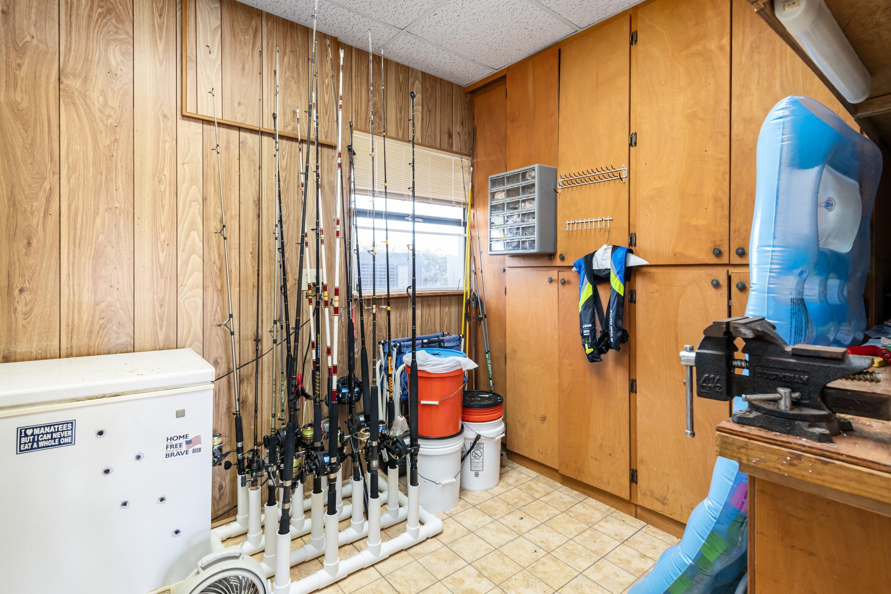 MARATHON, Florida, 33050, United States, 3 Bedrooms Bedrooms, ,2 BathroomsBathrooms,Residential,For Sale,2001809