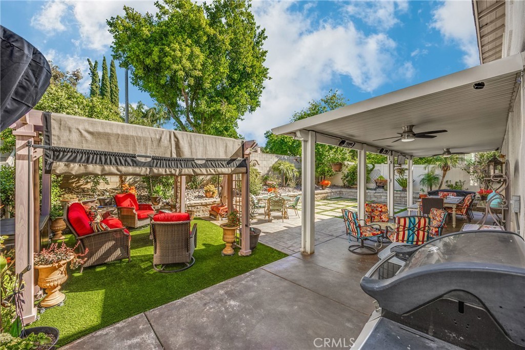 Highland, California, 92346, United States, 5 Bedrooms Bedrooms, ,4 BathroomsBathrooms,Residential,For Sale,1975200