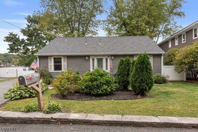 Roxbury Twp., New Jersey, 07850, United States, 3 Bedrooms Bedrooms, ,2 BathroomsBathrooms,Residential,For Sale,1947075