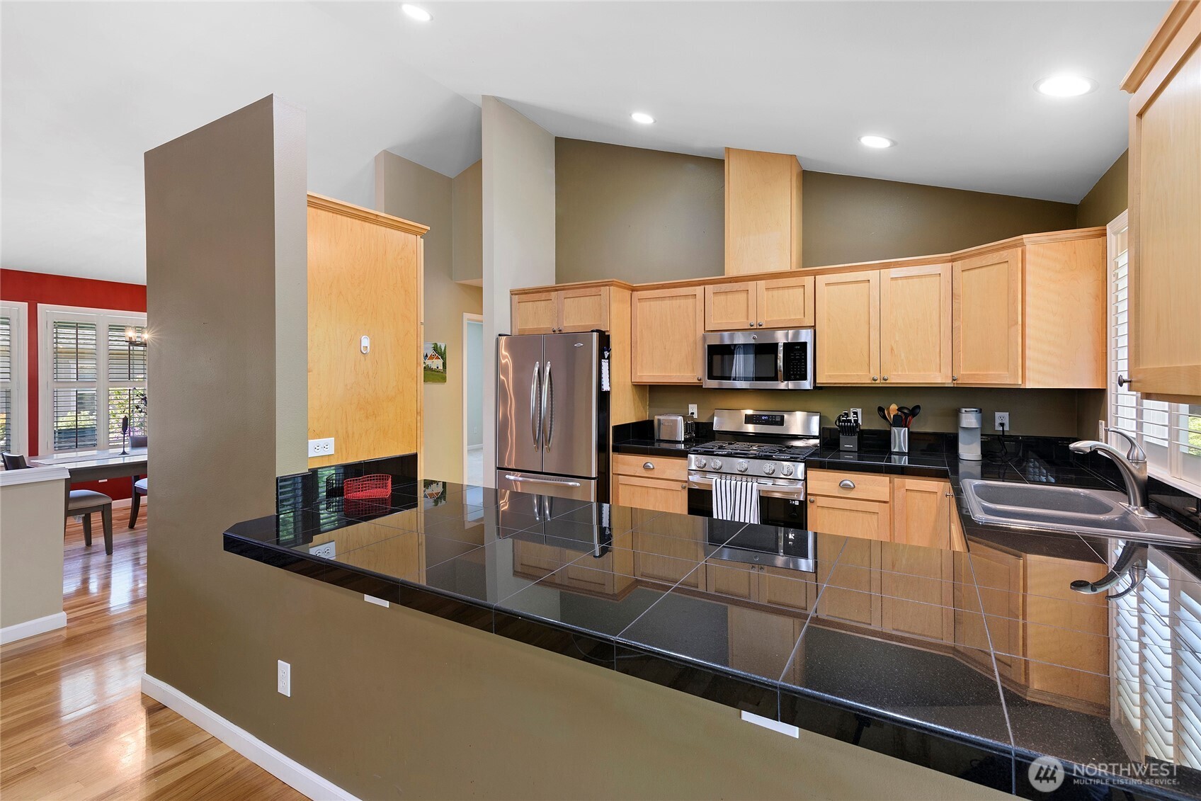 Bremerton, Washington, 98311, United States, 3 Bedrooms Bedrooms, ,1 BathroomBathrooms,Residential,For Sale,1848979