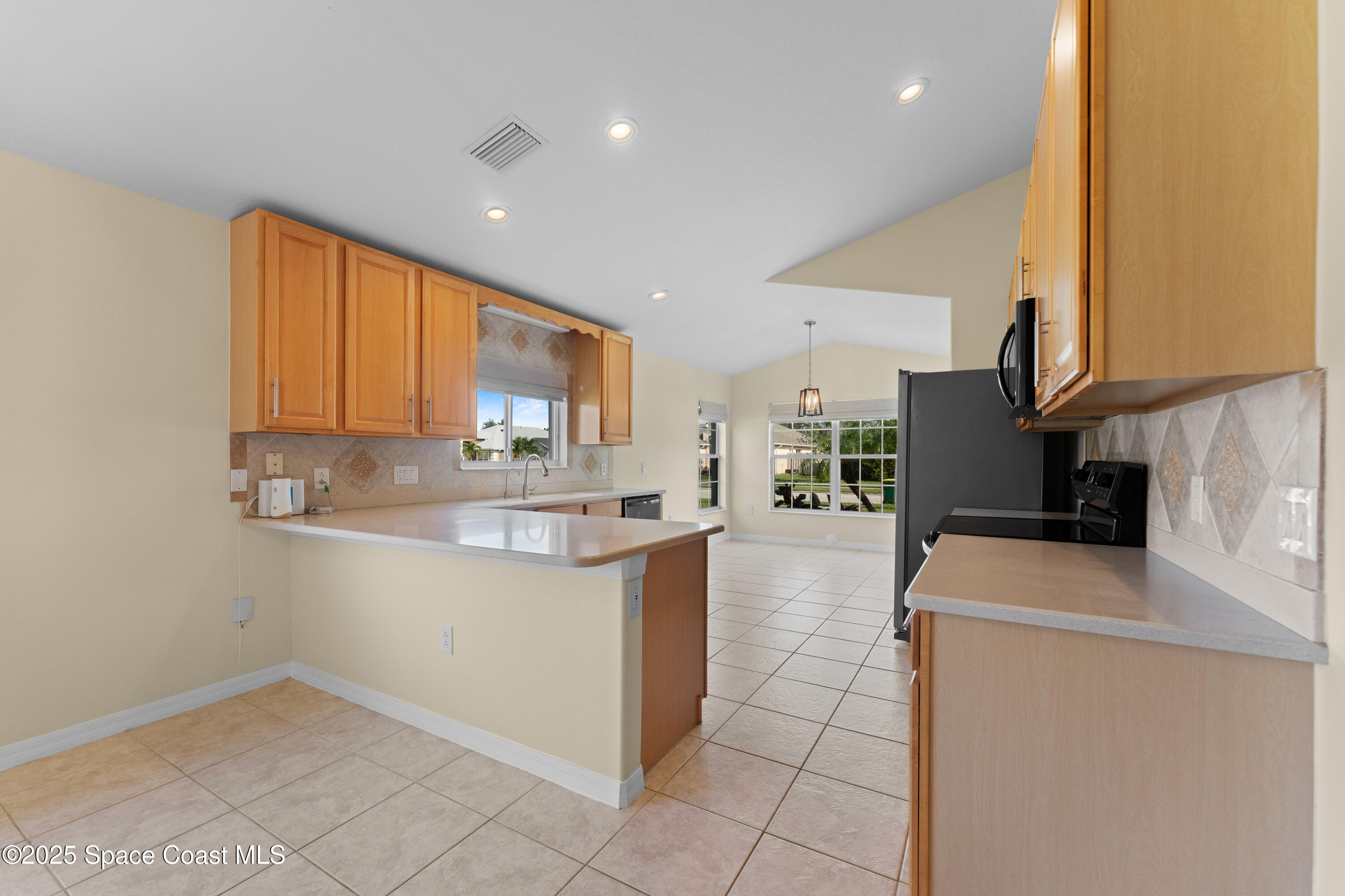 Rockledge, Florida, 32955, United States, 3 Bedrooms Bedrooms, ,2 BathroomsBathrooms,Residential,For Sale,1991838