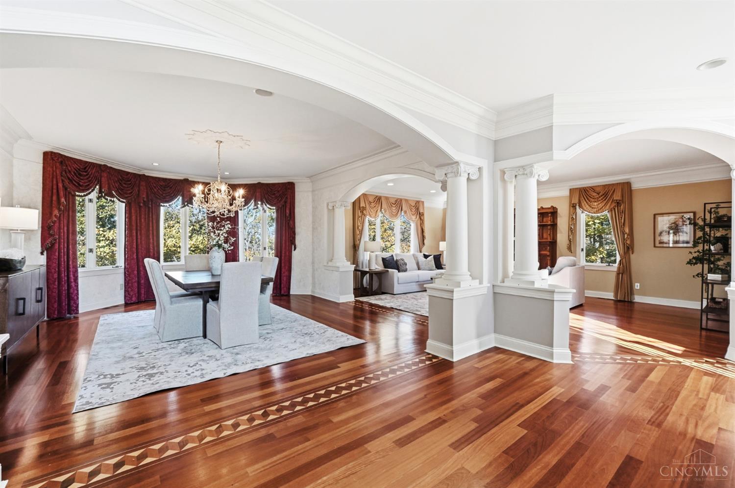 Anderson Twp, Ohio, 45230, United States, 5 Bedrooms Bedrooms, ,6 BathroomsBathrooms,Residential,For Sale,1988245