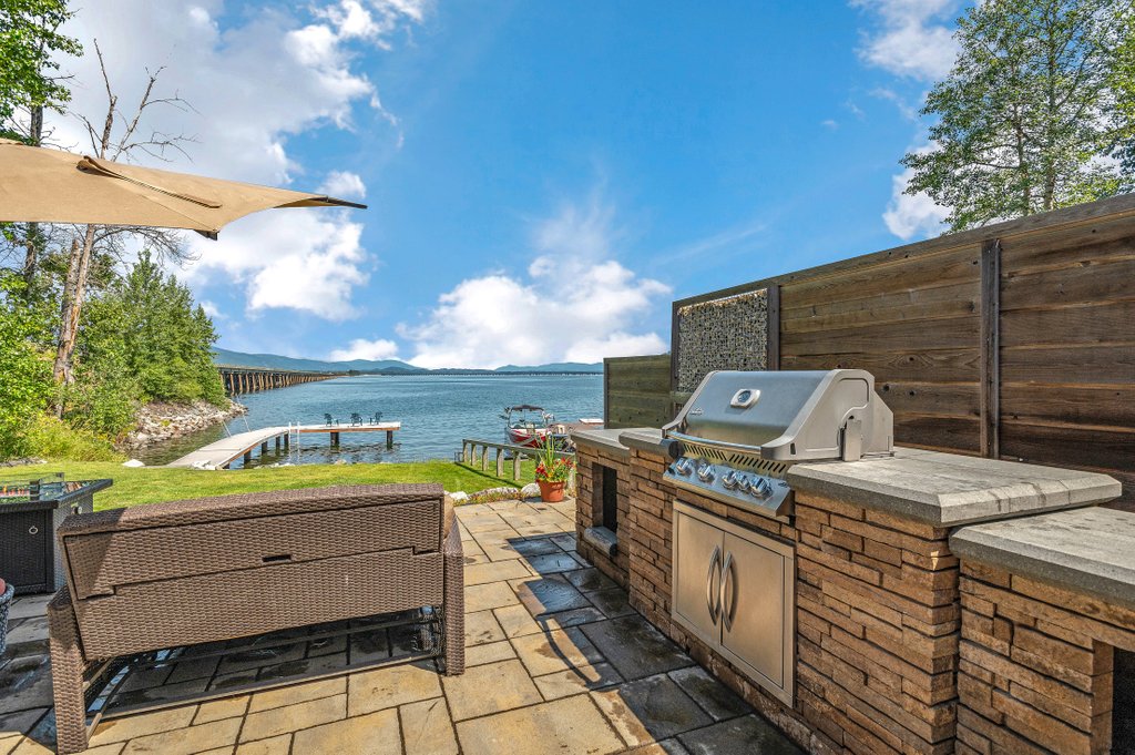 Sagle, Idaho, 83860, United States, 4 Bedrooms Bedrooms, ,2 BathroomsBathrooms,Residential,For Sale,2013773