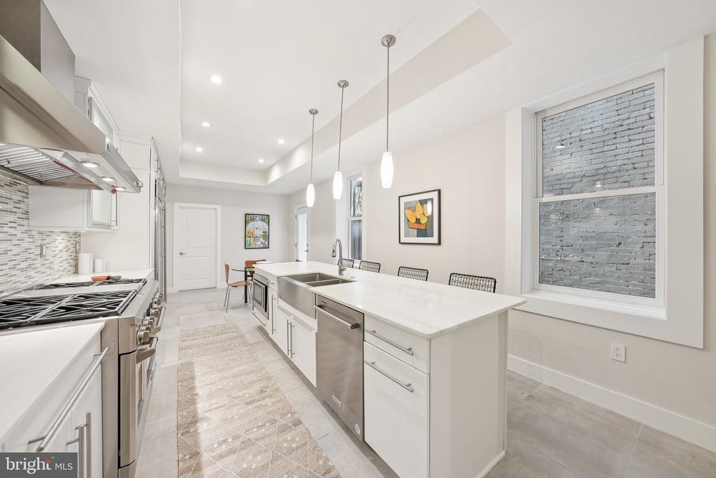 Washington, District of Columbia, 20001, United States, 6 Bedrooms Bedrooms, ,6 BathroomsBathrooms,Residential,For Sale,1983569