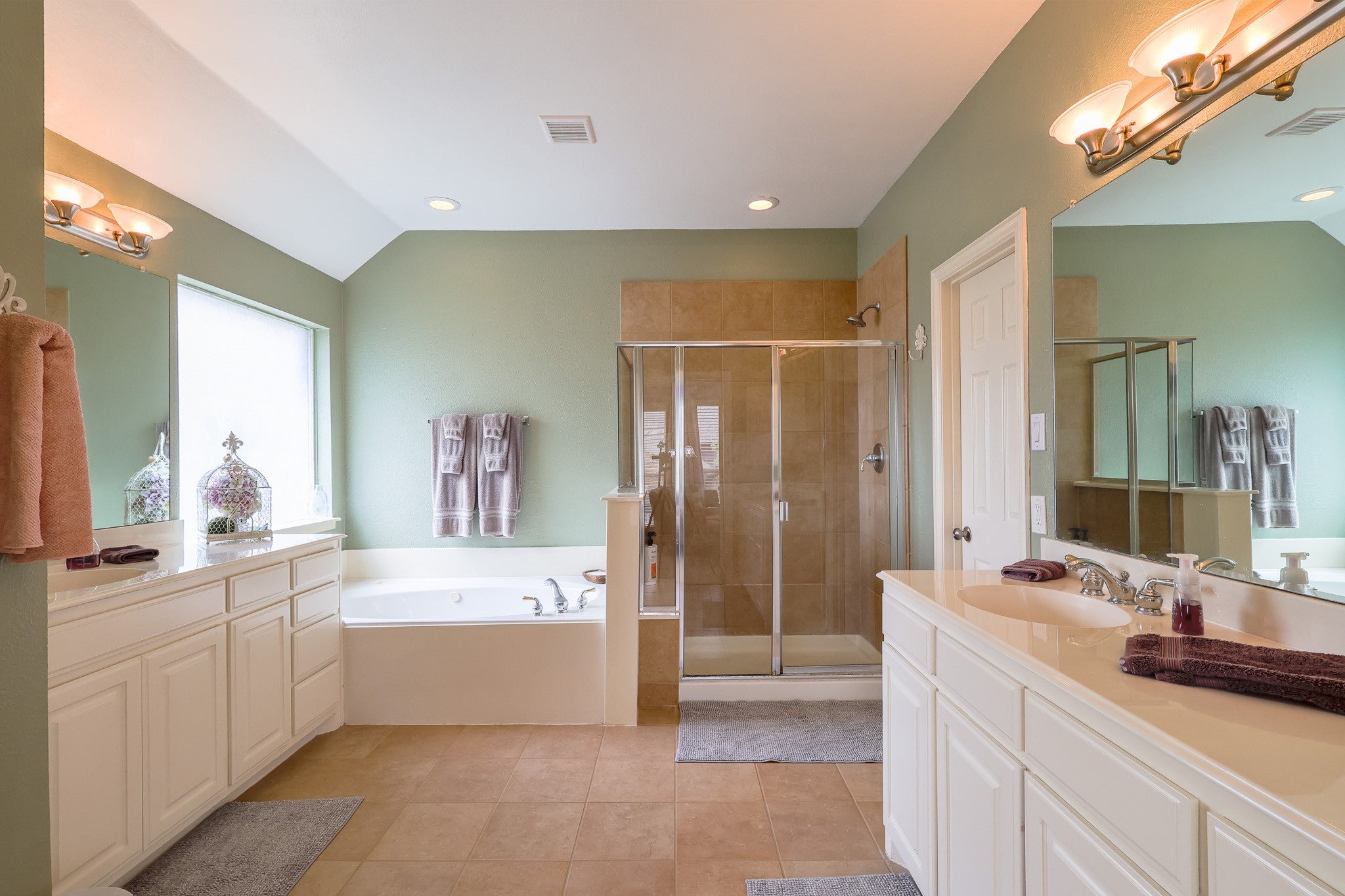 Frisco, Texas, 75036, United States, 5 Bedrooms Bedrooms, ,4 BathroomsBathrooms,Residential,For Sale,1982695