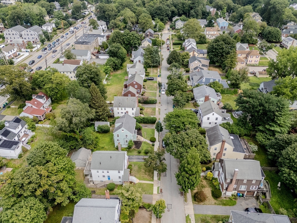 Newton, Massachusetts, 02461, United States, 3 Bedrooms Bedrooms, ,2 BathroomsBathrooms,Residential,For Sale,1934671