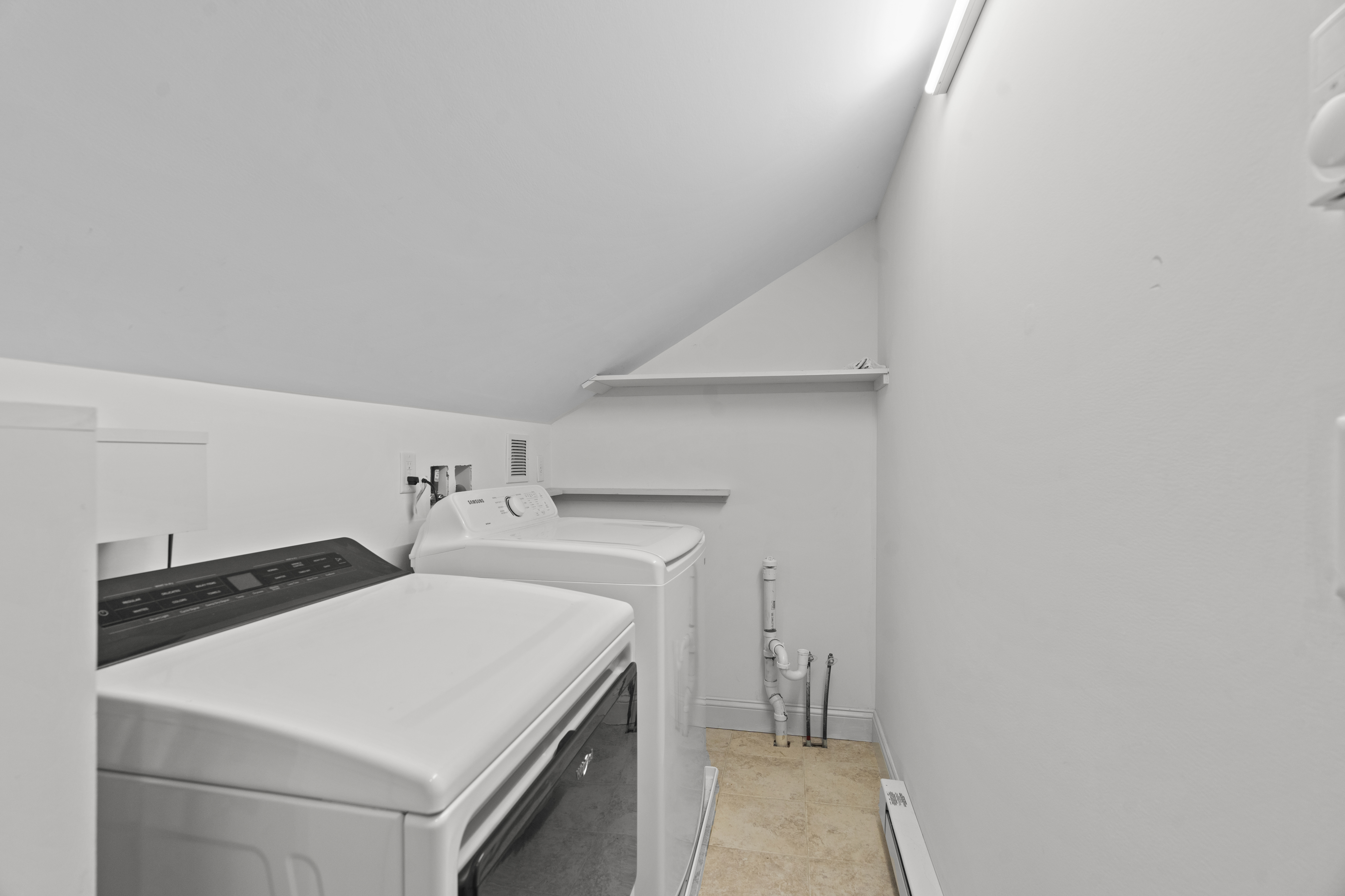  64 Webster Point Road - 物件實景