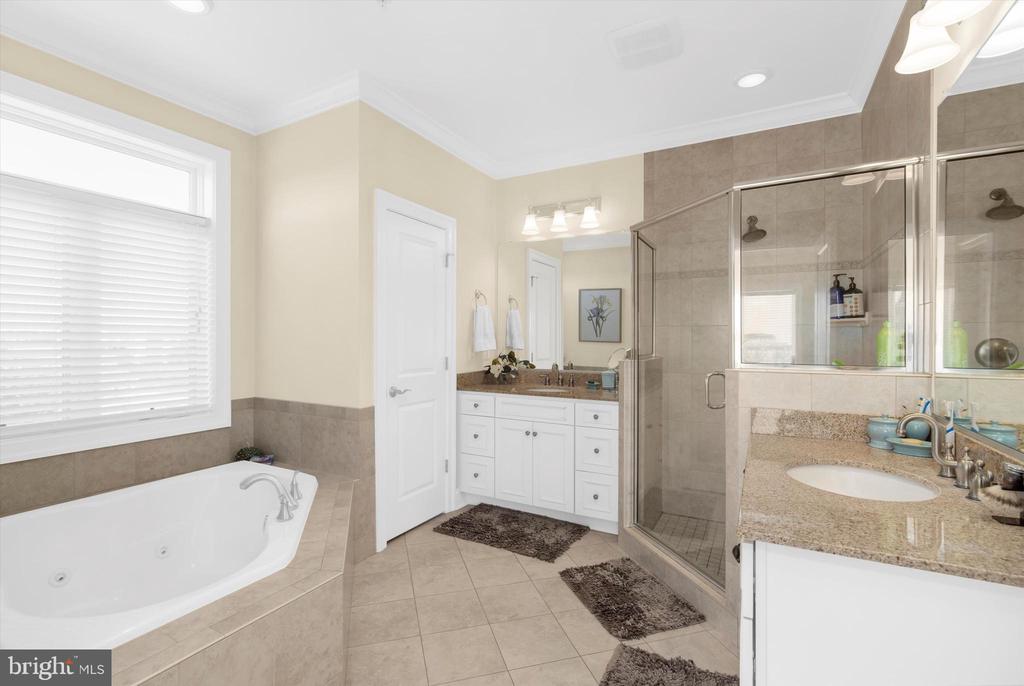 Grasonville, Maryland, 21638, United States, 4 Bedrooms Bedrooms, ,4 BathroomsBathrooms,Residential,For Sale,1989342