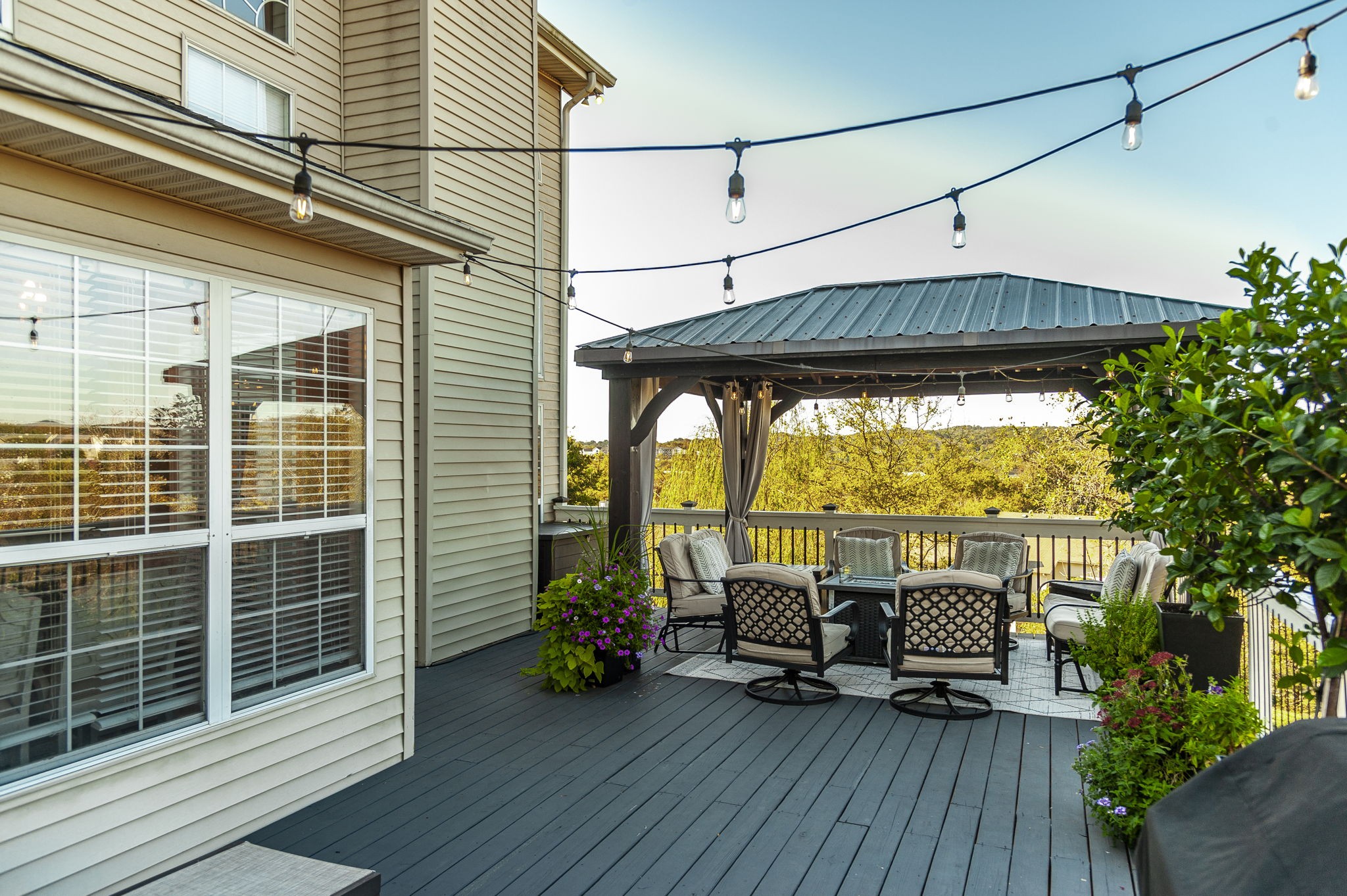 Goodlettsville, Tennessee, 37072, United States, 5 Bedrooms Bedrooms, ,4 BathroomsBathrooms,Residential,For Sale,1974837