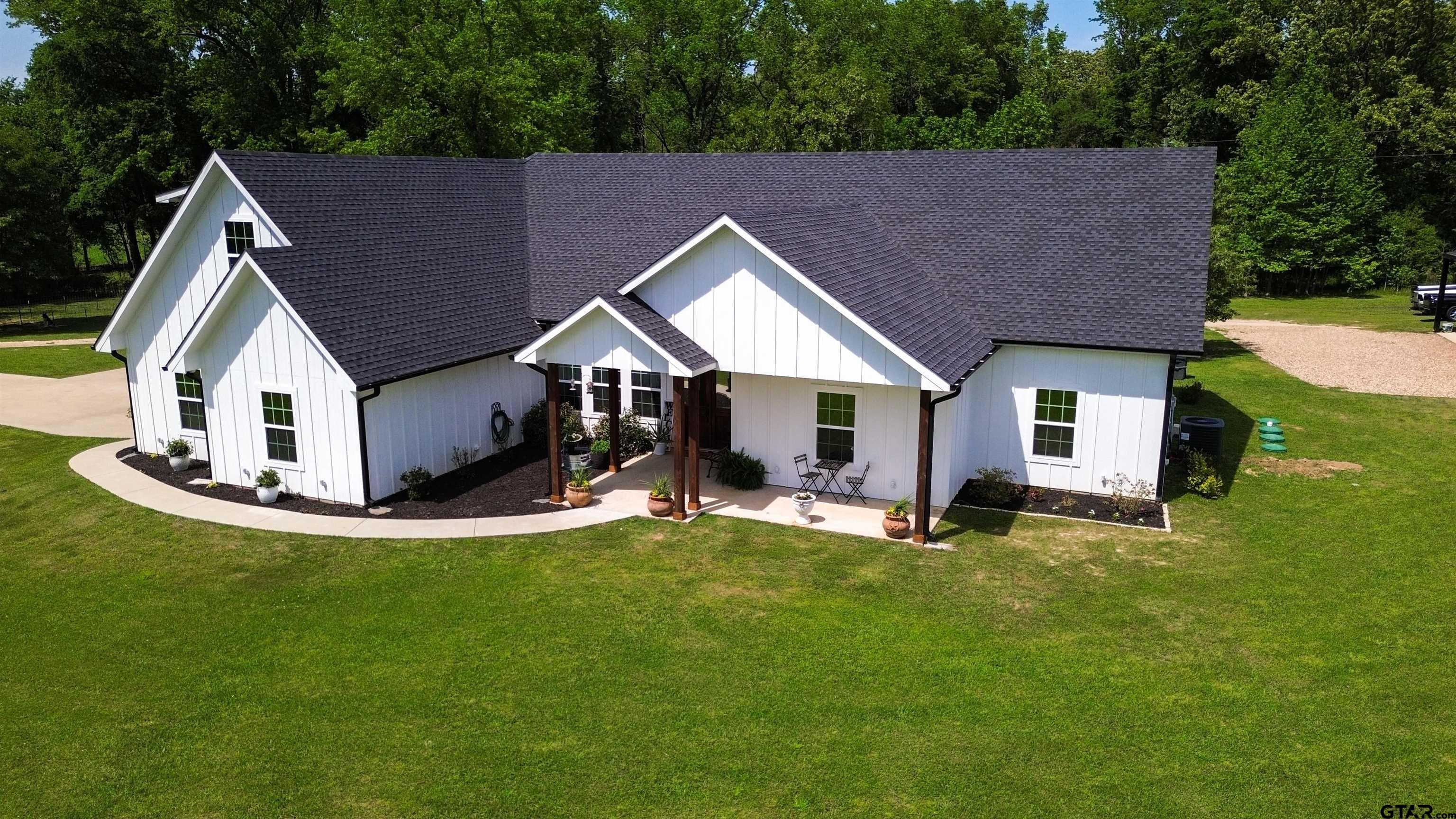 Pittsburg, Texas, 75686, United States, 4 Bedrooms Bedrooms, ,3 BathroomsBathrooms,Residential,For Sale,1943296