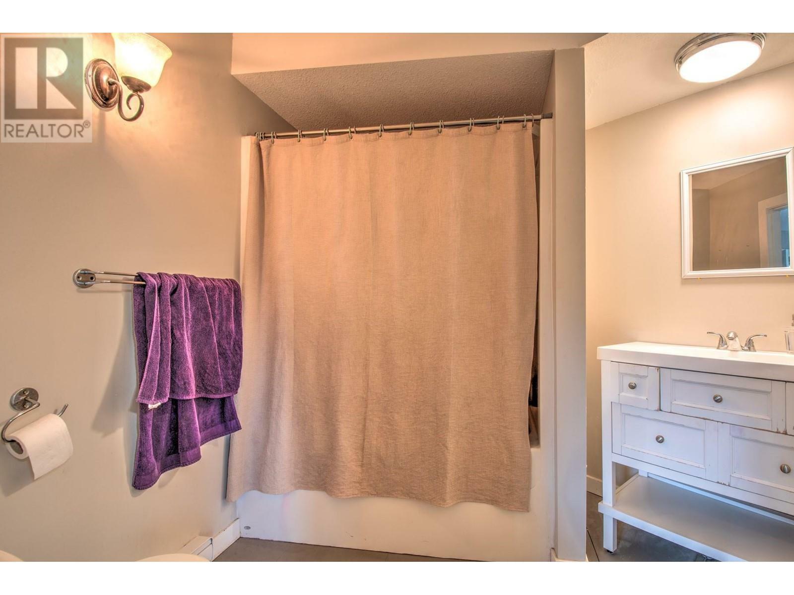 VERNON, British Columbia, V1H 2B9, CA, 3 Bedrooms Bedrooms, ,2 BathroomsBathrooms,Residential,For Sale,1836897