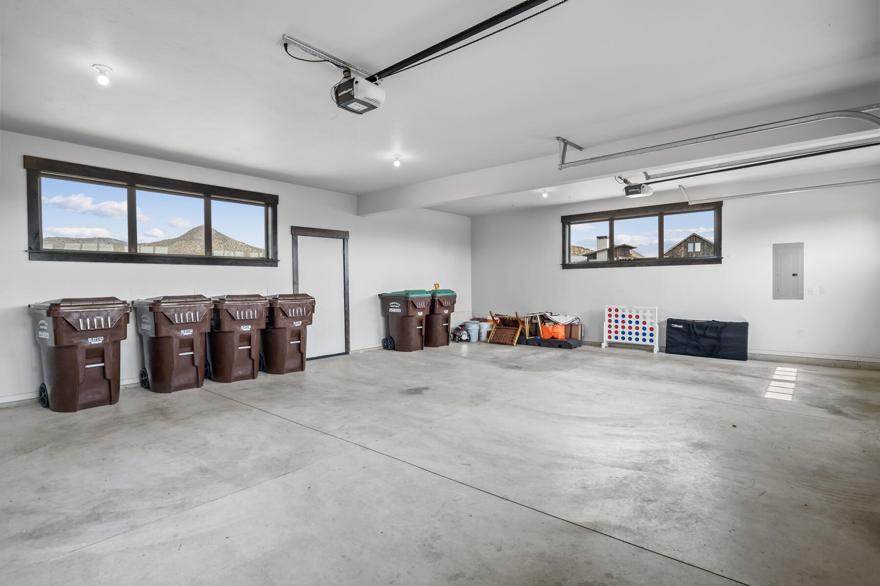 Powell Butte, Oregon, 97753, United States, 4 Bedrooms Bedrooms, ,3 BathroomsBathrooms,Residential,For Sale,1827363