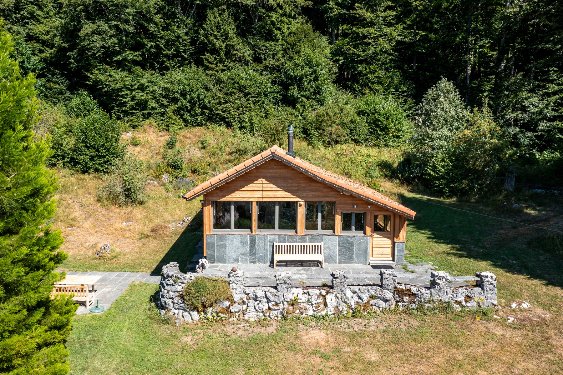  A rare property featuring two cottages and breathtaking lake views - 物件實景
