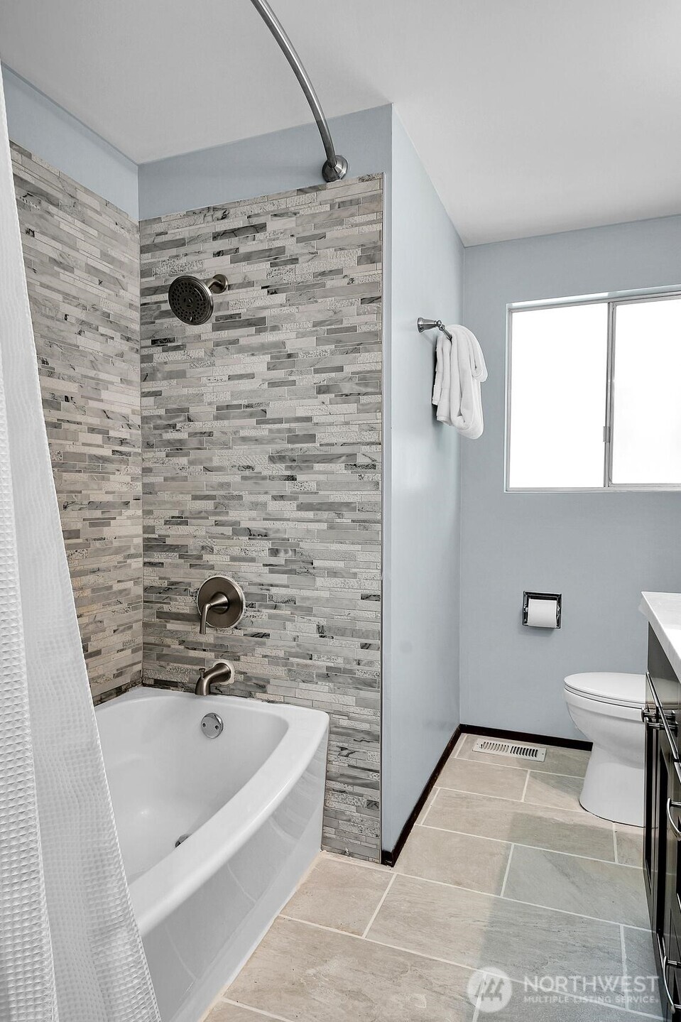 Lake Forest Park, Washington, 98155, United States, 4 Bedrooms Bedrooms, ,1 BathroomBathrooms,Residential,For Sale,1896629