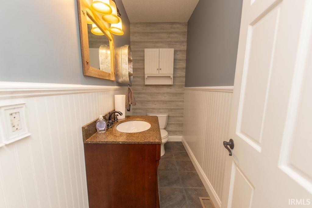 Unionville, Indiana, 47468, United States, 3 Bedrooms Bedrooms, ,4 BathroomsBathrooms,Residential,For Sale,1943057