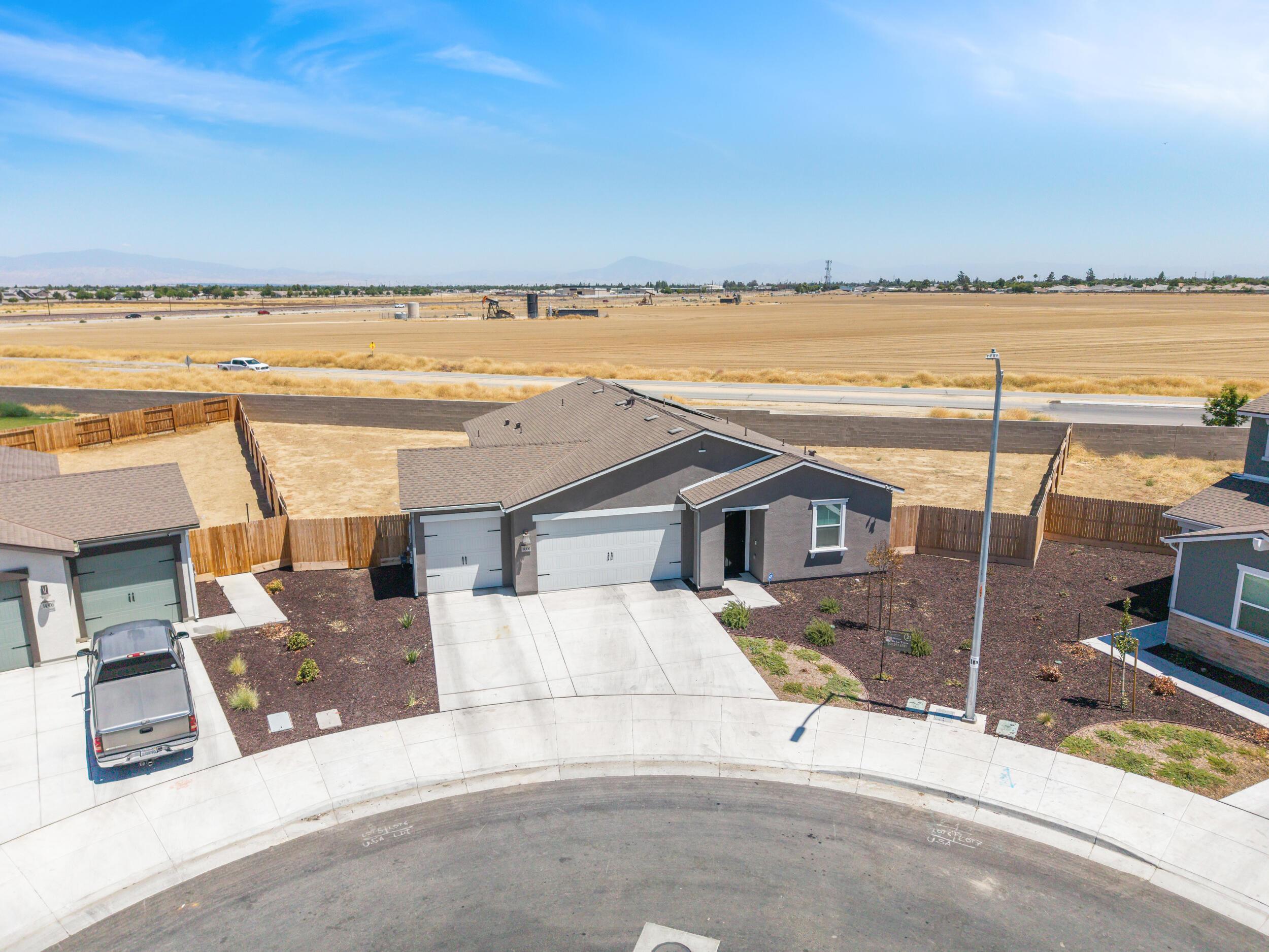 Bakersfield, California, 93314, United States, 4 Bedrooms Bedrooms, ,3 BathroomsBathrooms,Residential,For Sale,1923542