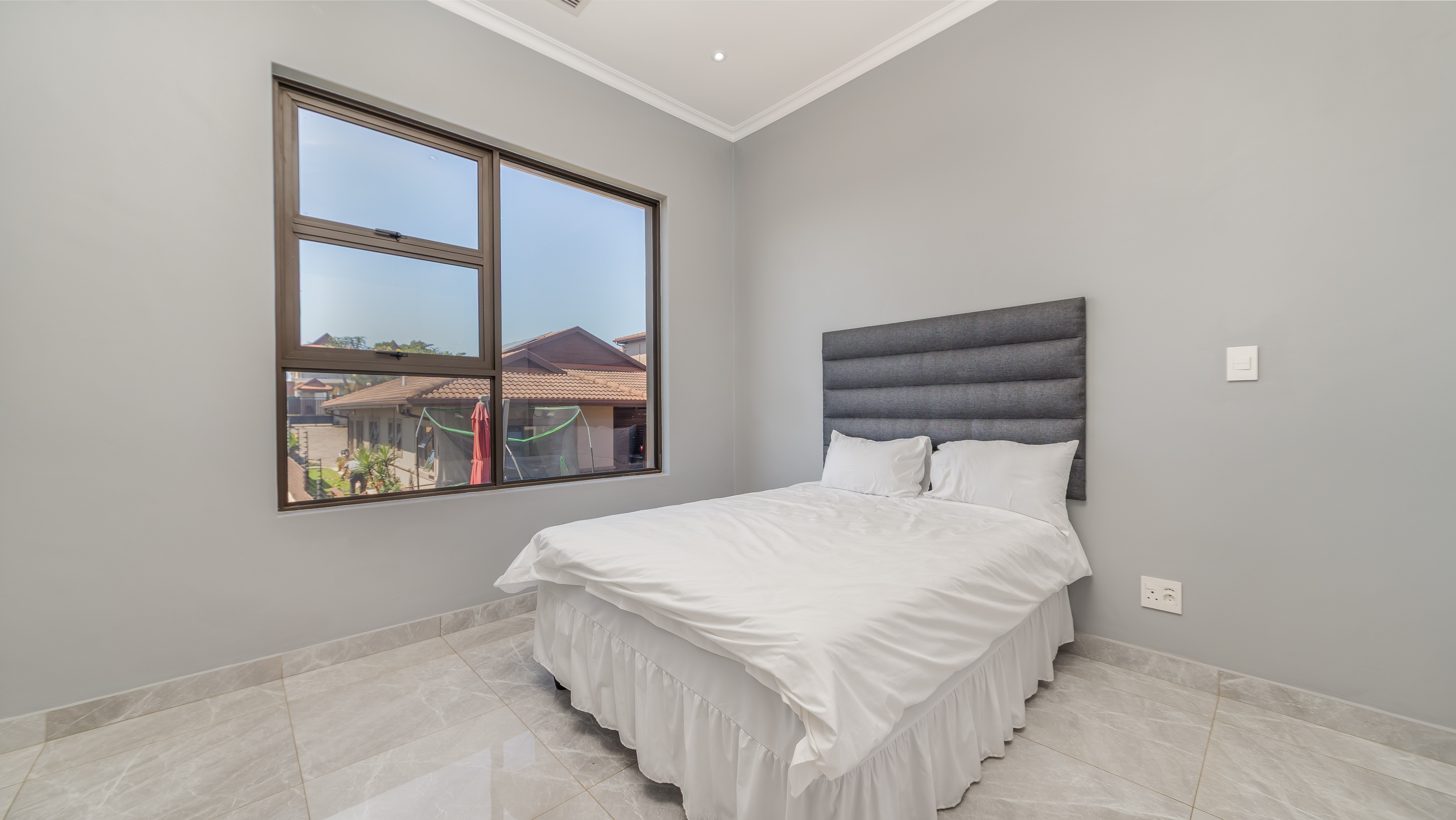  Three-Storey Contemporary Townhouse Bordering a Protected Coastal Forest - 物件實景