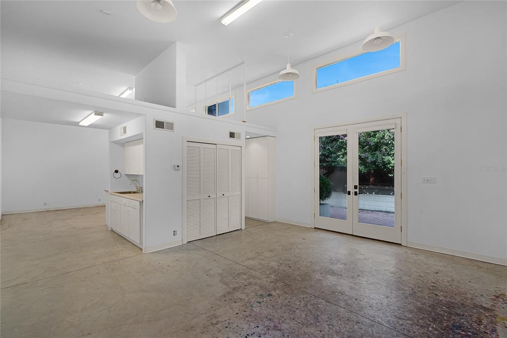 Orlando, Florida, 32806, United States, 3 Bedrooms Bedrooms, ,4 BathroomsBathrooms,Residential,For Sale,1927434