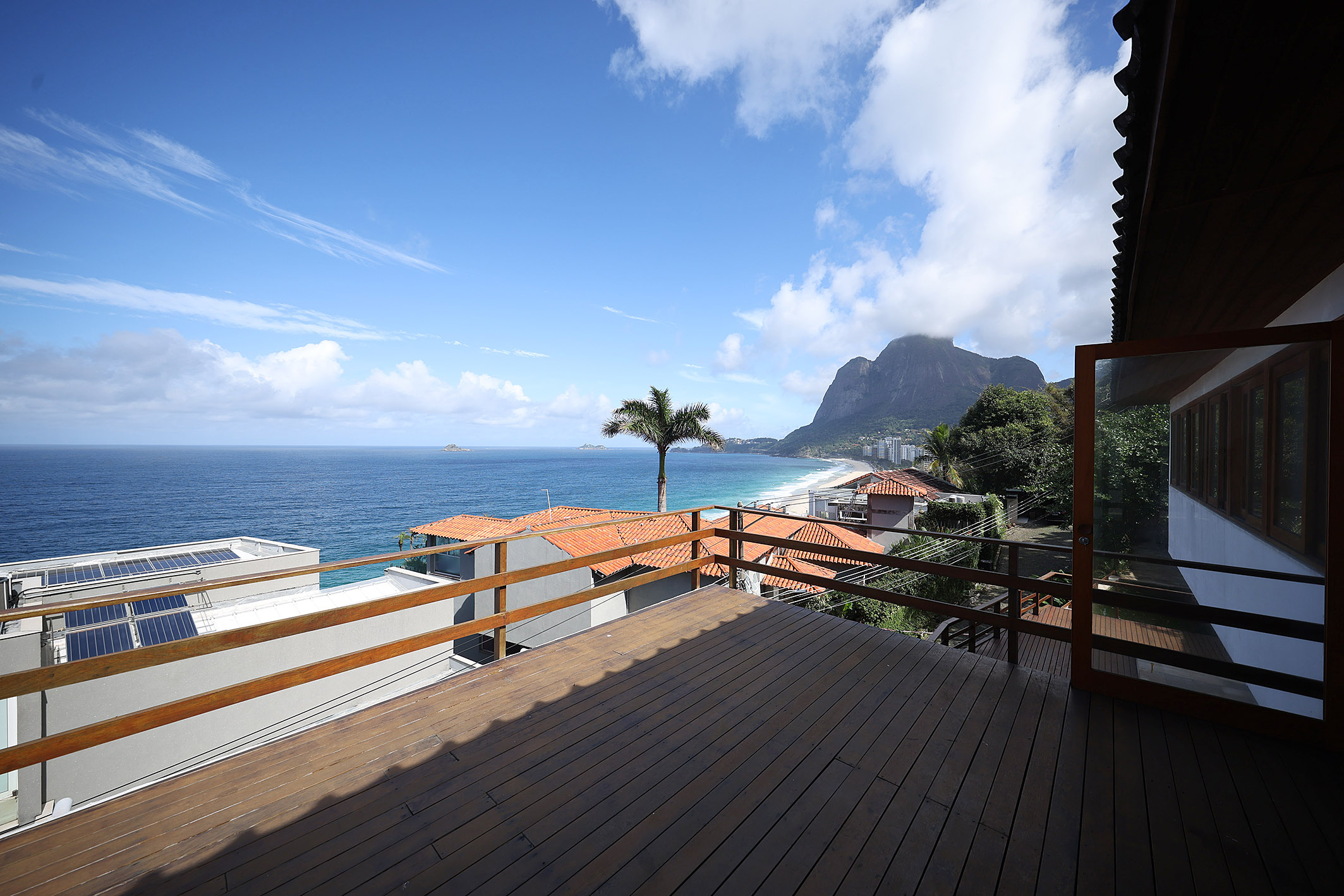  Exclusive Gated Community, Ocean Views, and a Prime Location - 物件實景