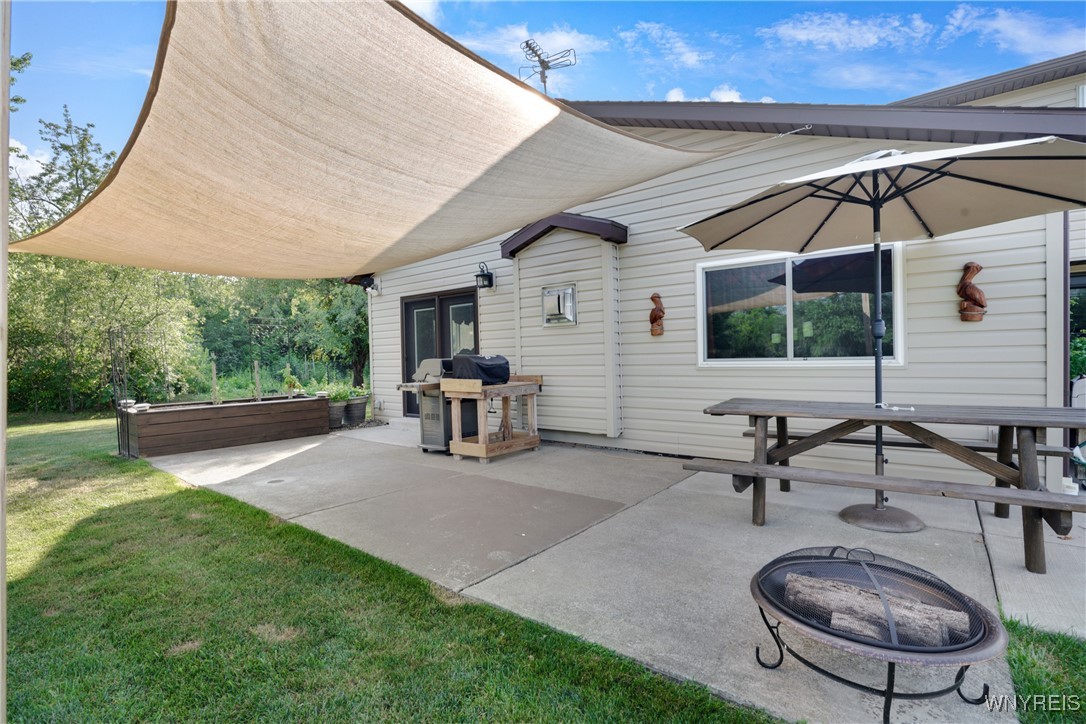 Lewiston, New York, 14092, United States, 4 Bedrooms Bedrooms, ,3 BathroomsBathrooms,Residential,For Sale,1916112