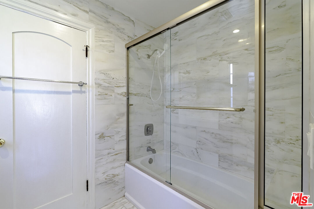 1232 Westchester Pl, Los Angeles, California, 90019, United States, 5 Bedrooms Bedrooms, ,5 BathroomsBathrooms,Residential,For Sale,1232 Westchester Pl,1662622