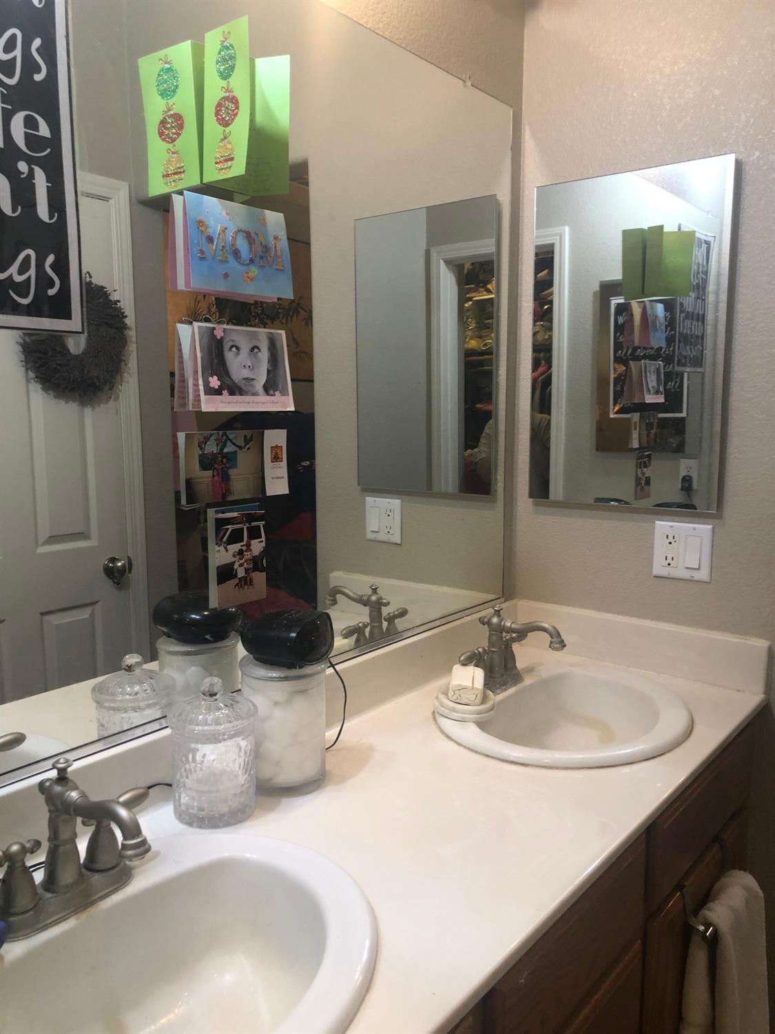 Yuba City, California, 95991-6934, United States, 6 Bedrooms Bedrooms, ,4 BathroomsBathrooms,Residential,For Sale,1849016