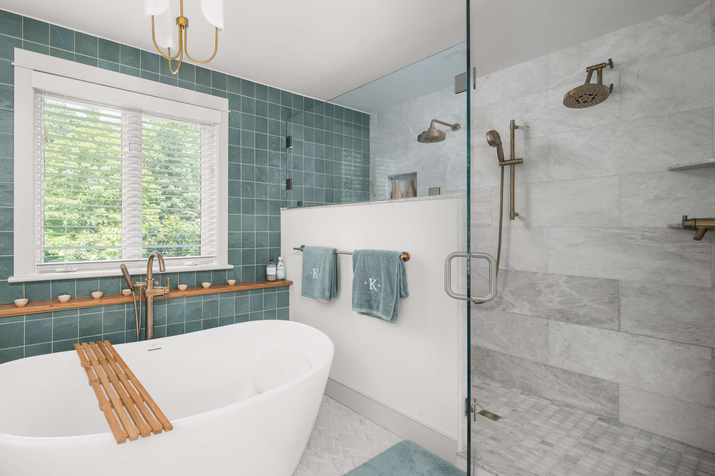 Elegant Shingled Maine Cottage with Modern Flair on 2.63 Acres in York - 物件實景