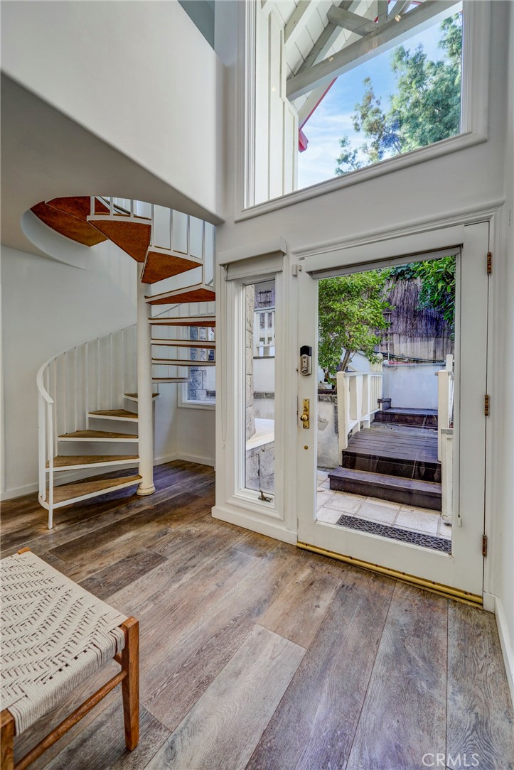 Studio City, California, 91604, United States, 4 Bedrooms Bedrooms, ,3 BathroomsBathrooms,Residential,For Sale,1991680