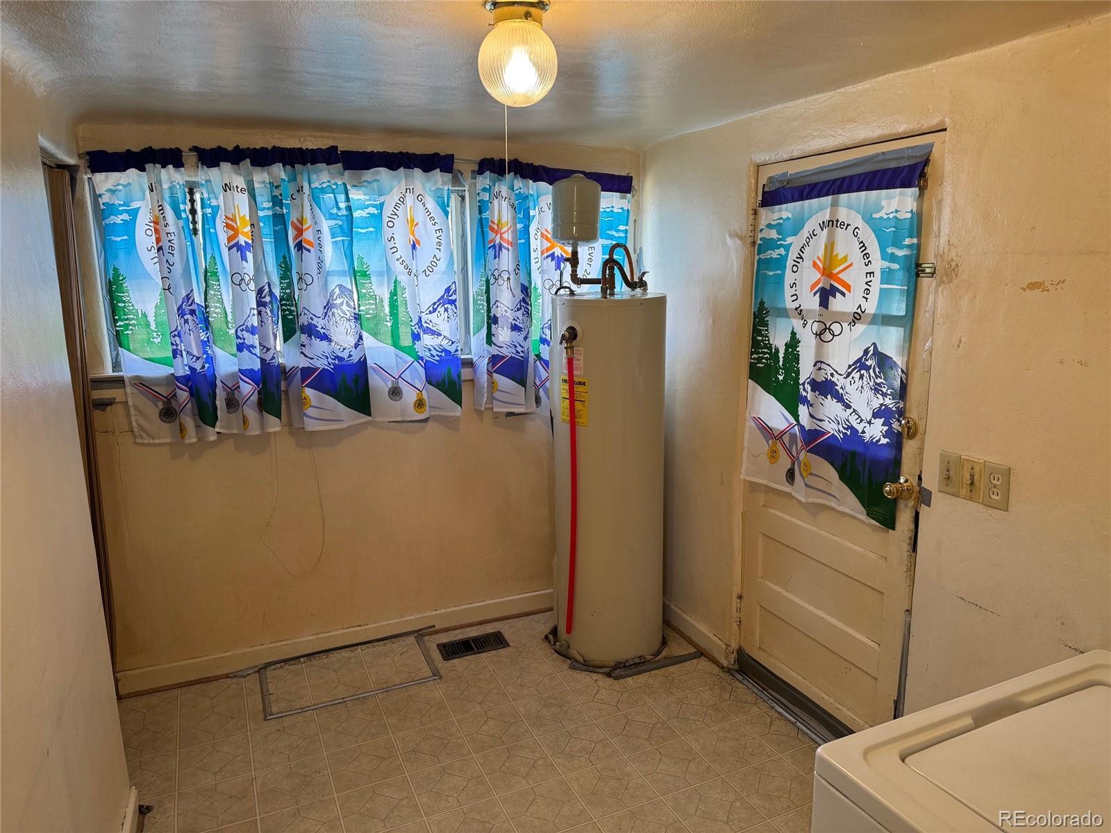 Salida, Colorado, 81201, United States, 2 Bedrooms Bedrooms, ,1 BathroomBathrooms,Residential,For Sale,1974154