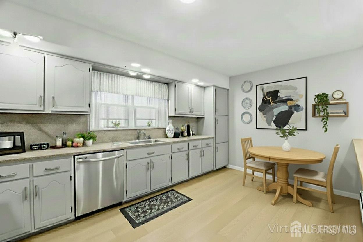 Bayonne, New Jersey, 07002, United States, ,Residential,For Sale,1992894