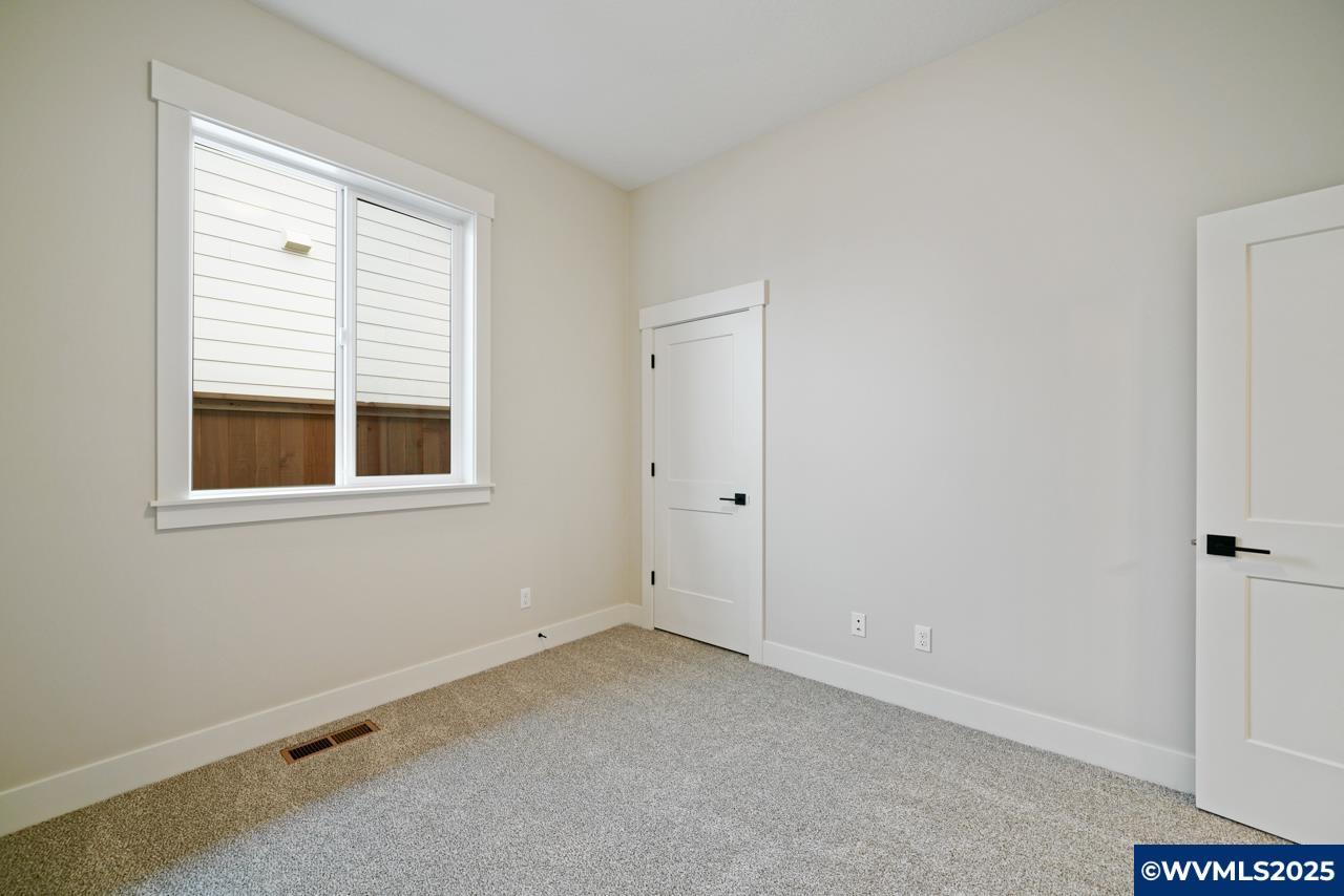 Salem, Oregon, 97306, United States, 4 Bedrooms Bedrooms, ,2 BathroomsBathrooms,Residential,For Sale,1857017